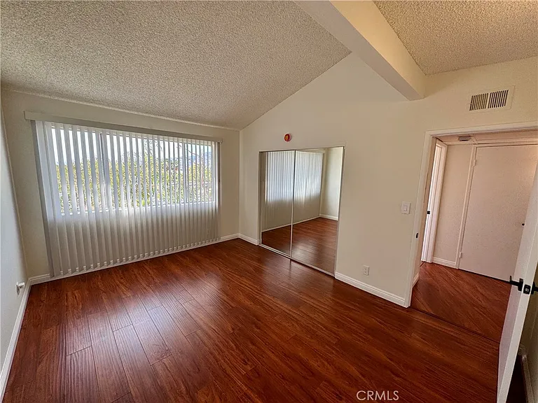 1523 E Windsor Rd #105B — Photo 25