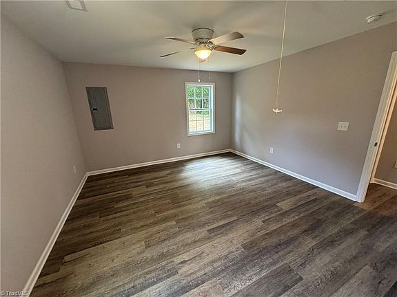 5th image of 1003 E Russell Ave