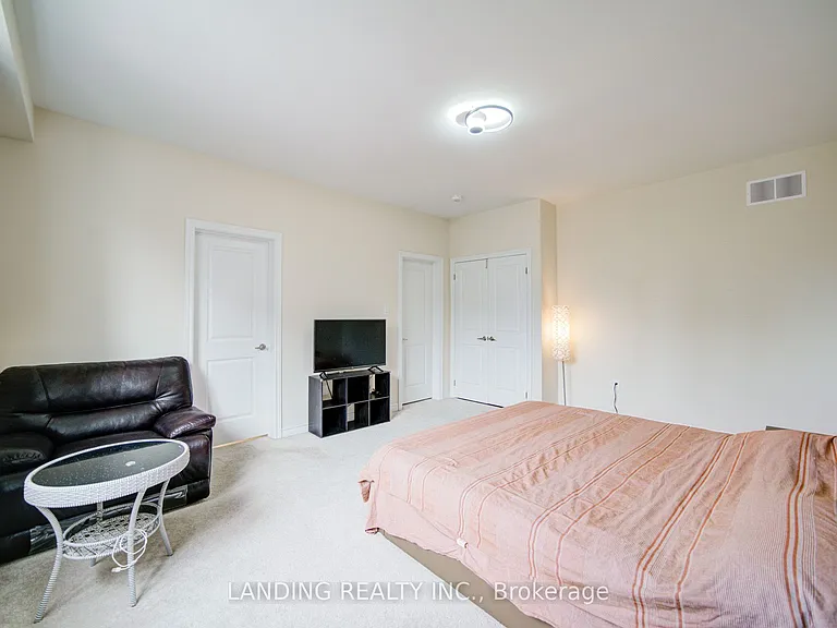 2084 Duberry Dr — Photo 36
