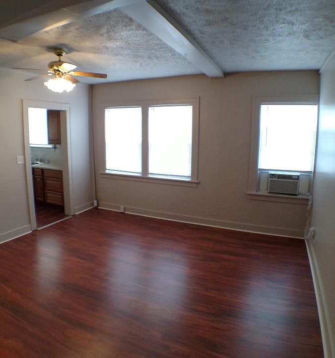 2nd image of 1941 J St APT 2
