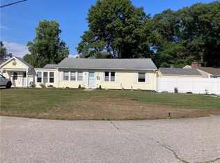 49 Star St, Warwick, RI 02888