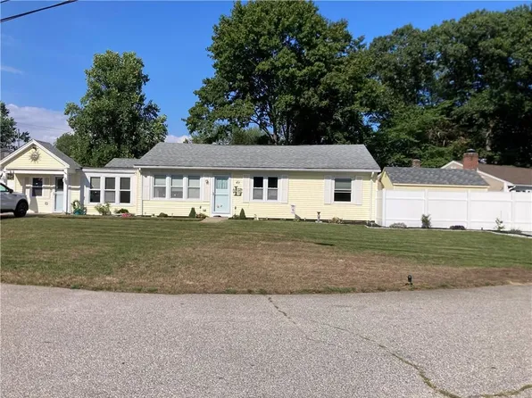 49 Star St, Warwick, RI 02888