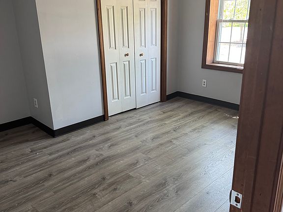 5th image of 2090-2092 E Main St #A