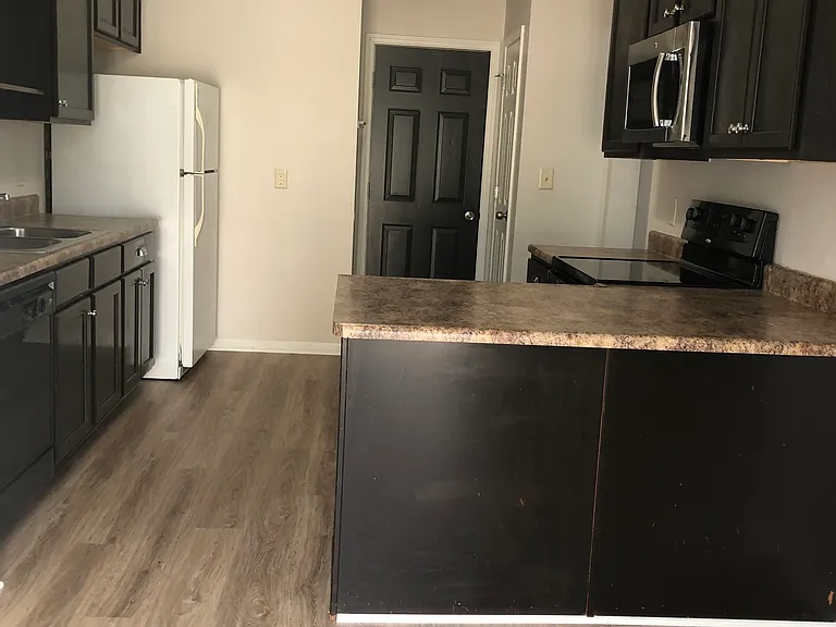 2424 Boyer Ln — Photo 5