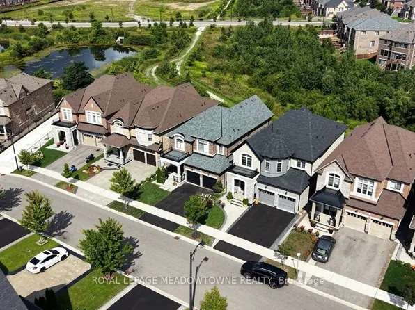 461 Parent Pl, Milton, ON L9E 1L2