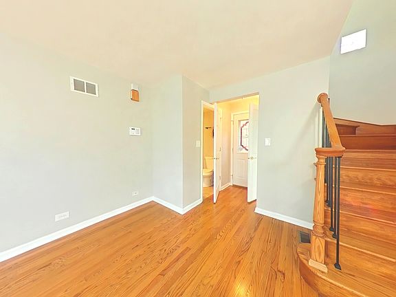 5th image of 539 N Ashland Ave