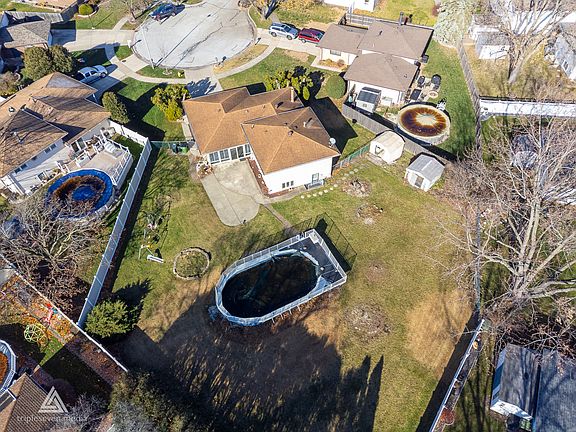 5th image of 18021 Pin Oak Ct
