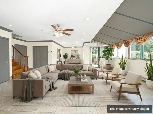 42-31 Colden Street image 1 of 31