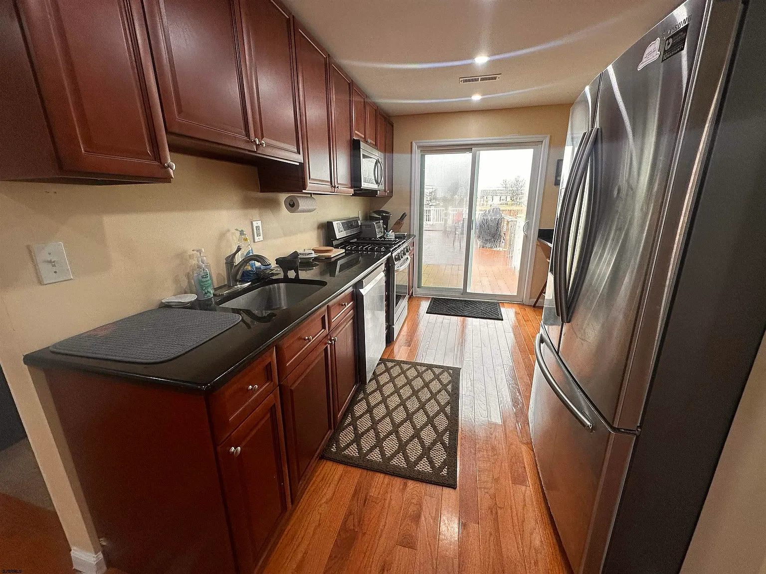 3 bed, 1.0 bath, $2,600 — Photo 4