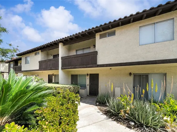 1077 Santo Antonio Dr APT 47, Colton, CA 92324