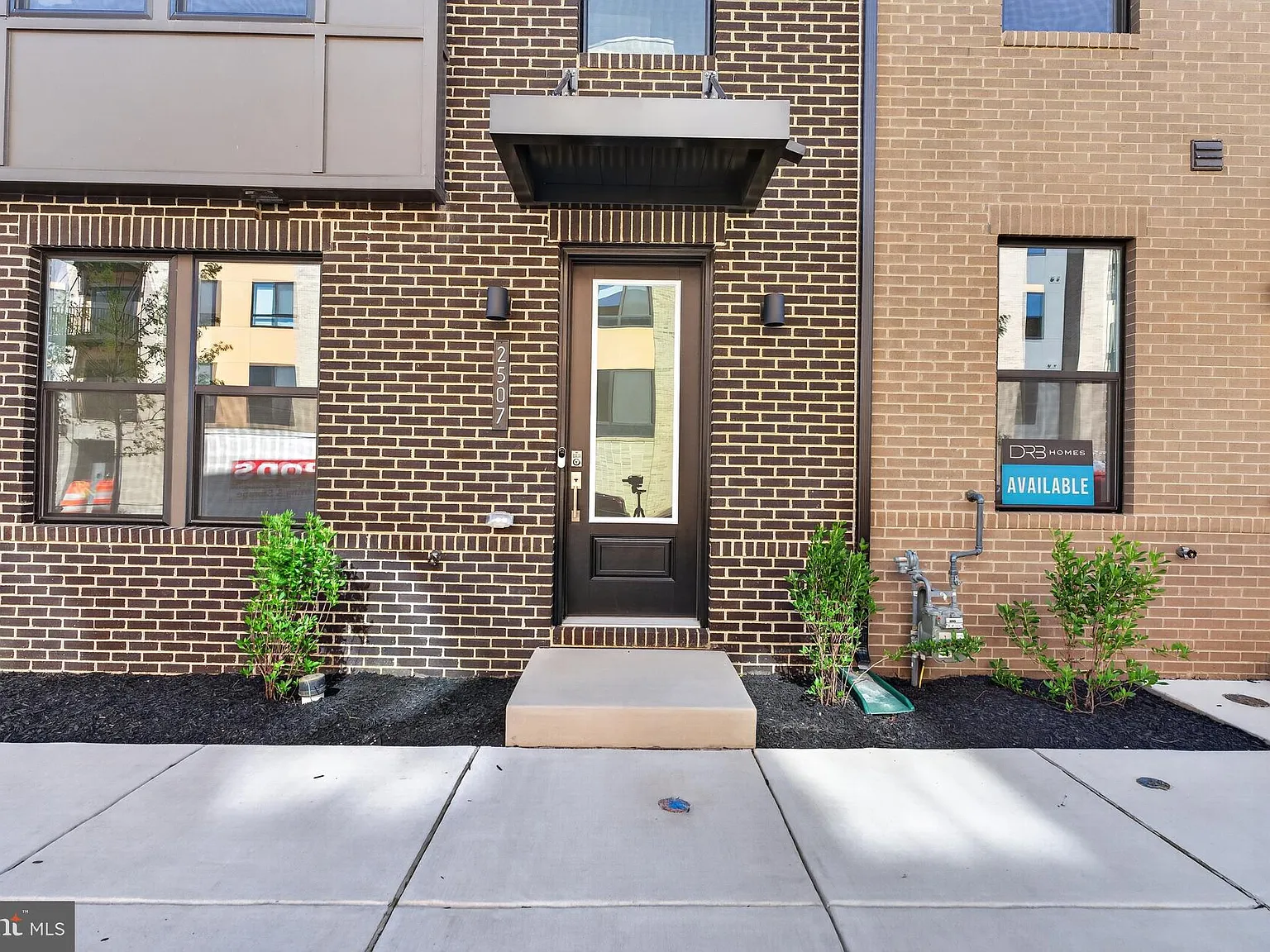 4 bed, 4.5 bath, $4,995 — Photo 1