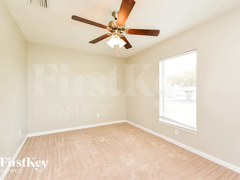 606 NW 26th St — Photo 11