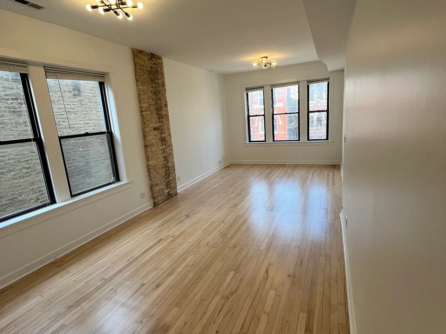 2 bed, 1000 sqft, $3,200 — Photo 3