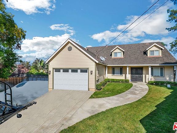 3rd image of 1832 Stratford Pl