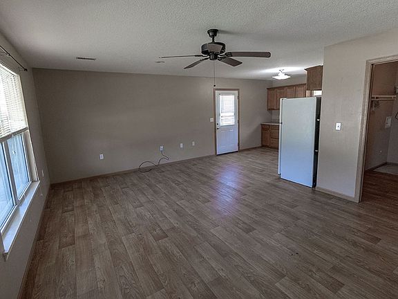 3rd image of 1544 Florence Dr