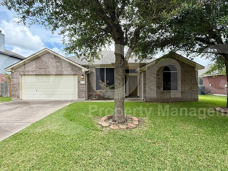 18905 Stirling Castle Ct — Photo 1