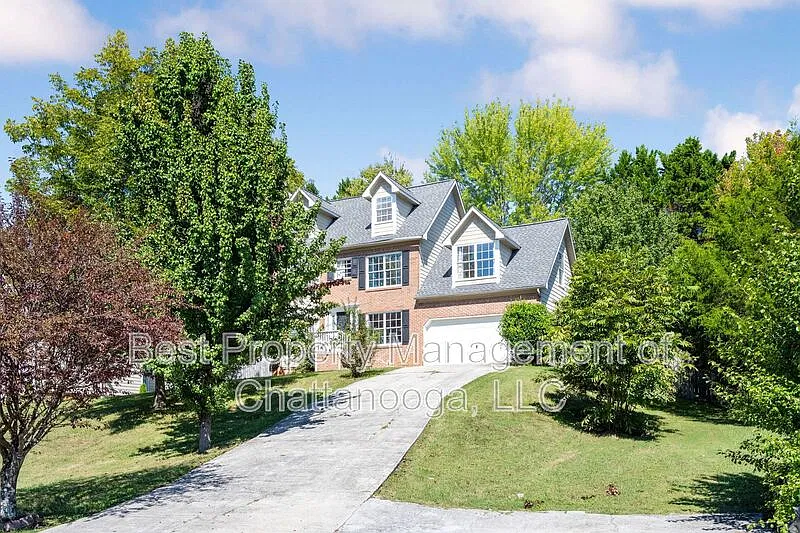 4 bed, 2.5 bath, 1747 sqft, $2,295 — Photo 2