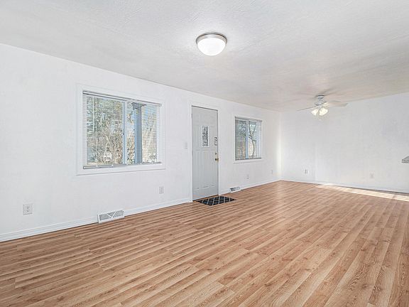 3rd image of 123 26th St S