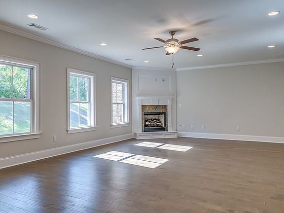 4th image of 301 Charleston Mills Dr