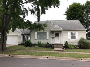 2709 Elmwood St, Cuyahoga Falls, OH 44221