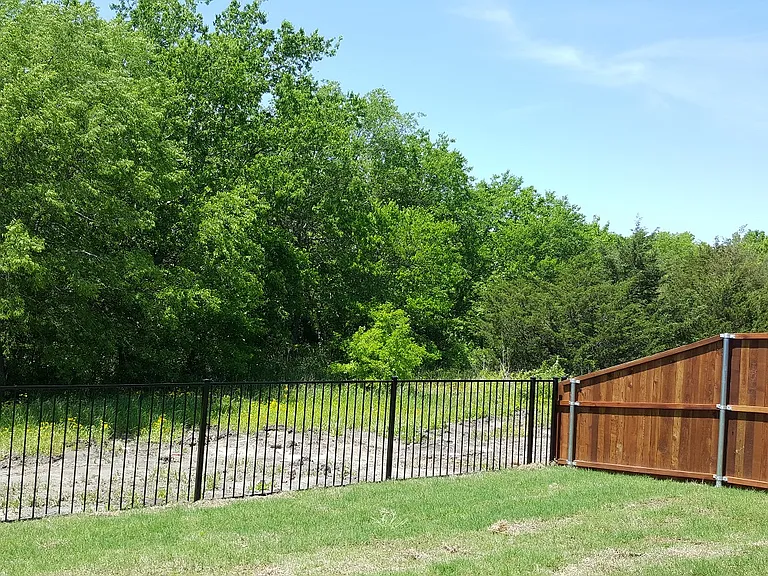 1551 Trowbridge Cir — Photo 17