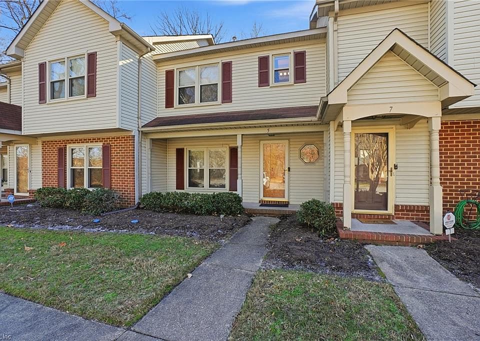 1st image of 5 Hard Wood Dr