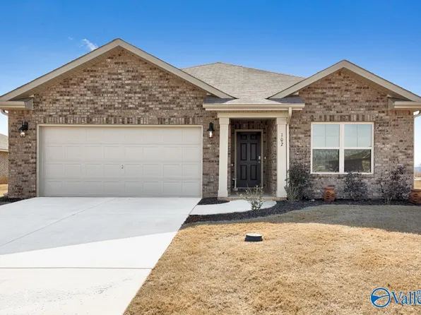 102 Sage Ct, Hazel Green, AL 35750