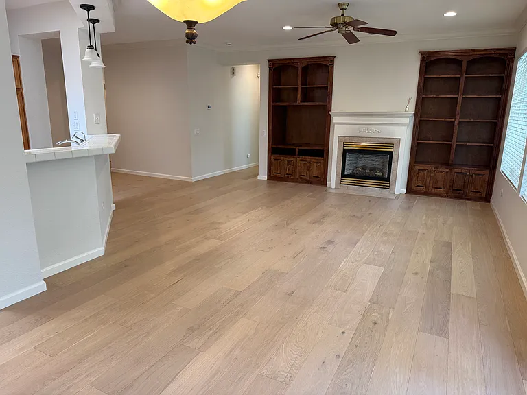 1375 Tahoma Ln — Photo 3