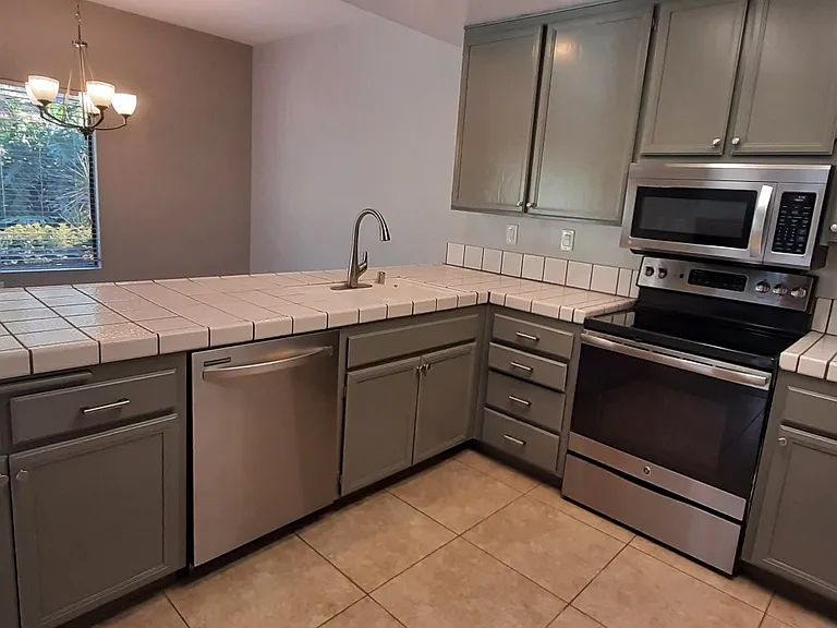 3621 Cheshire Ave — Photo 3