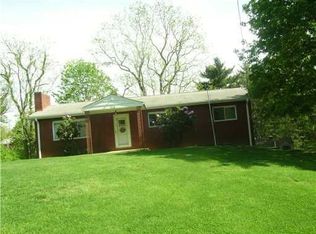 1715 Brodhead Rd, Coraopolis, PA 15108