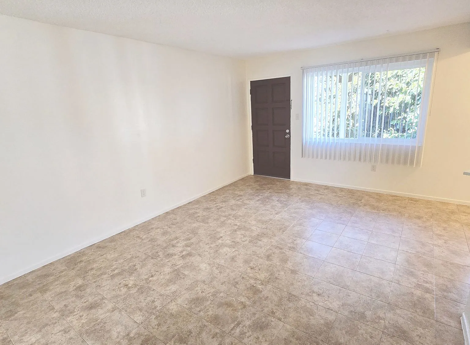 Kingswood Apartments — Photo 3