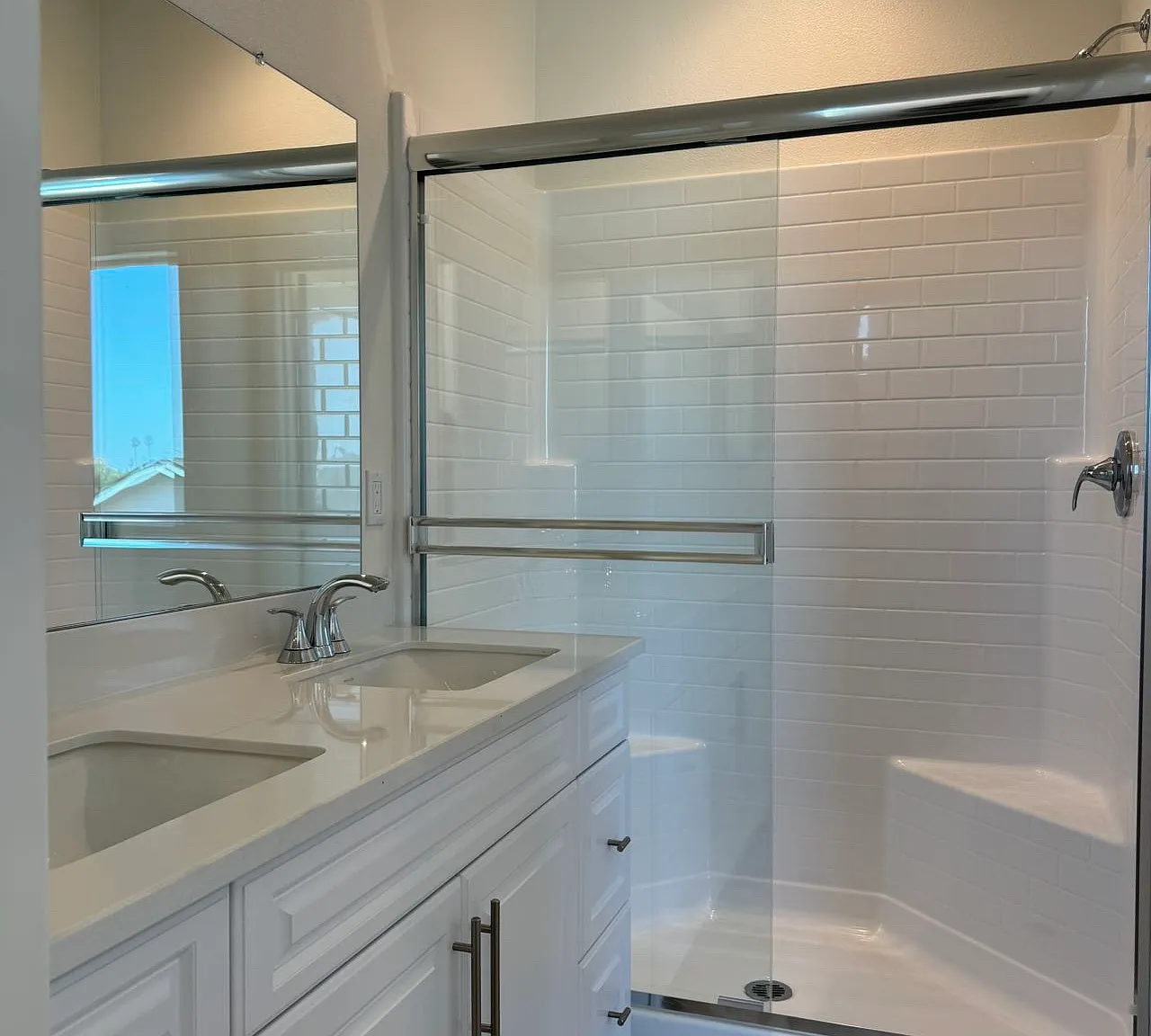 3 bed, 2.5 bath, 1406 sqft, $4,200 — Photo 4