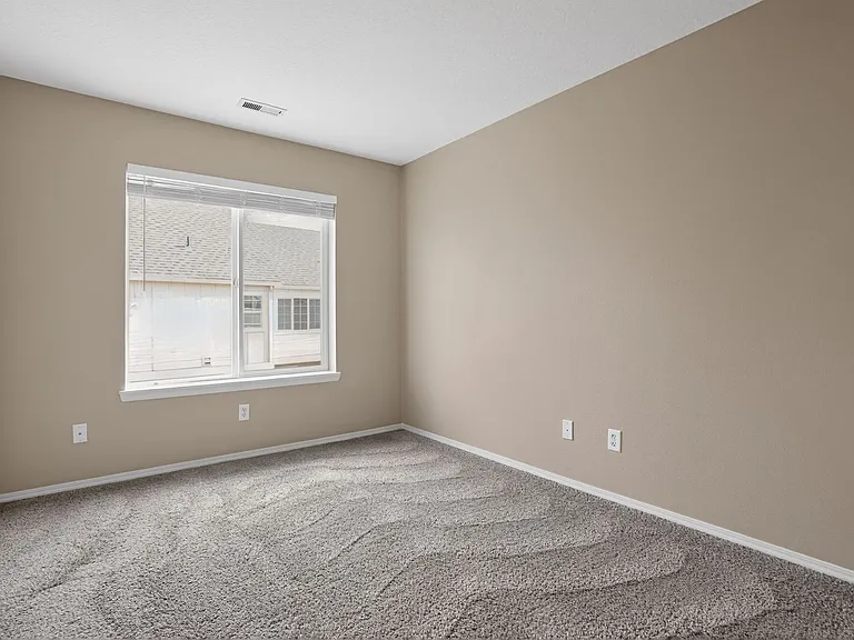 1052 SE Portlandia Ave — Photo 8