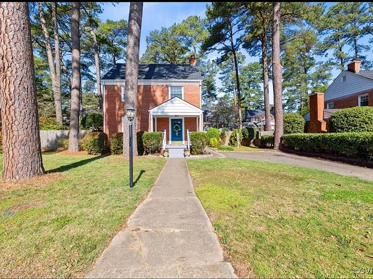 910 Orchard Rd — Photo 2