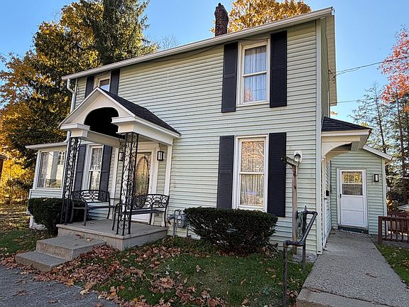 2nd image of 113 Union St