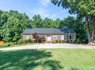 2111 Winterlake Dr, Gastonia, NC 28054
