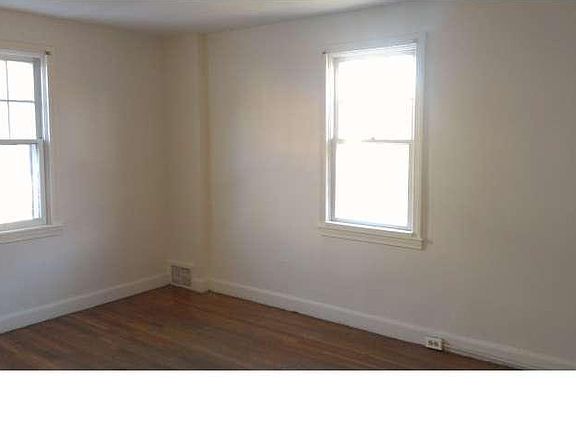 4th image of 2700 W 5th St