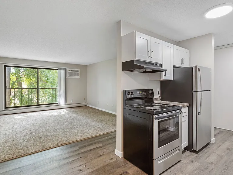 Eastgate Apartments — Photo 63