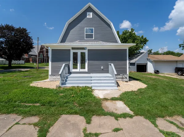 208 S Church St, Toledo, IA 52342