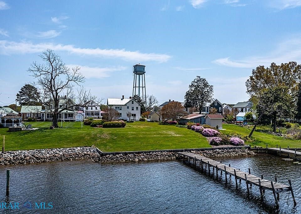 1st image of 742 Main St