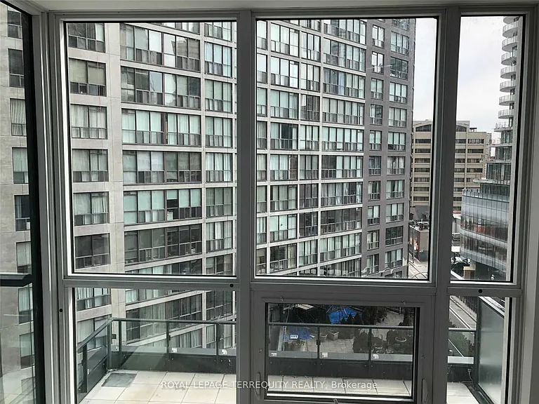 955 Bay St #803 — Photo 5