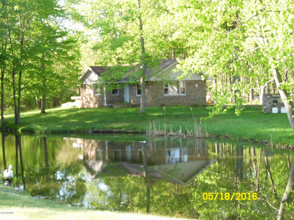 1st image of 60701 Shoreline Dr