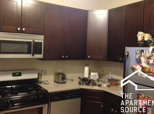 850 W Fletcher St #R2, Chicago, IL 60657