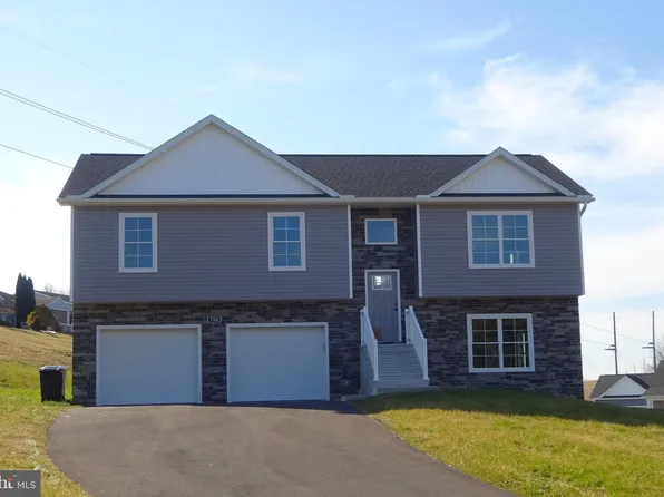 750 W 3rd St, Waynesboro, PA 17268