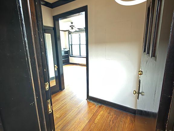 2nd image of 1248-60 W Devon Ave #1254-3