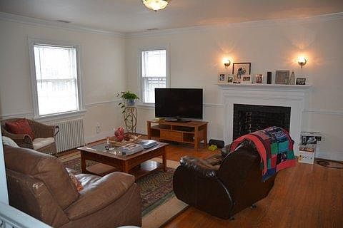 5th image of 3324 Monument Ave #2