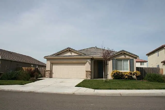 584 Juniper Ct photo 1