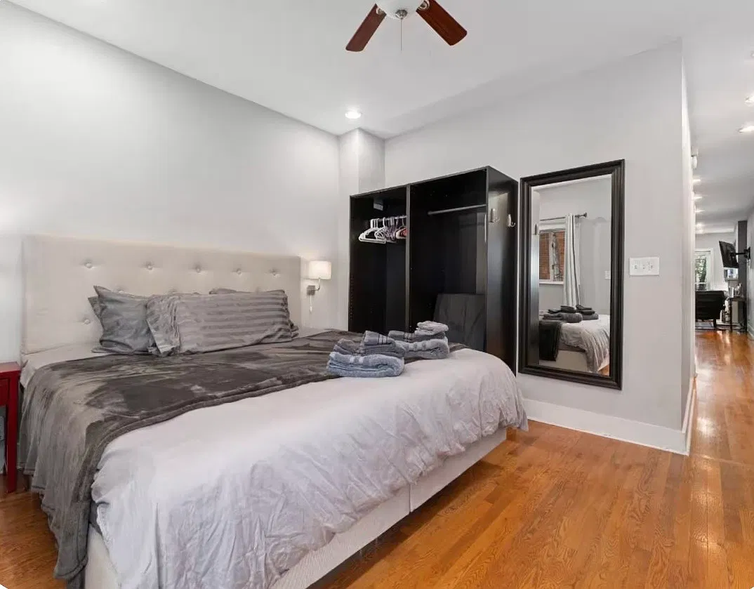 1 bed, 1000 sqft, $2,300 — Photo 3