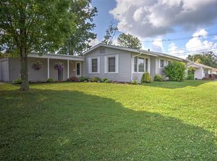 2 Phillips Dr, Decatur, IL 62521