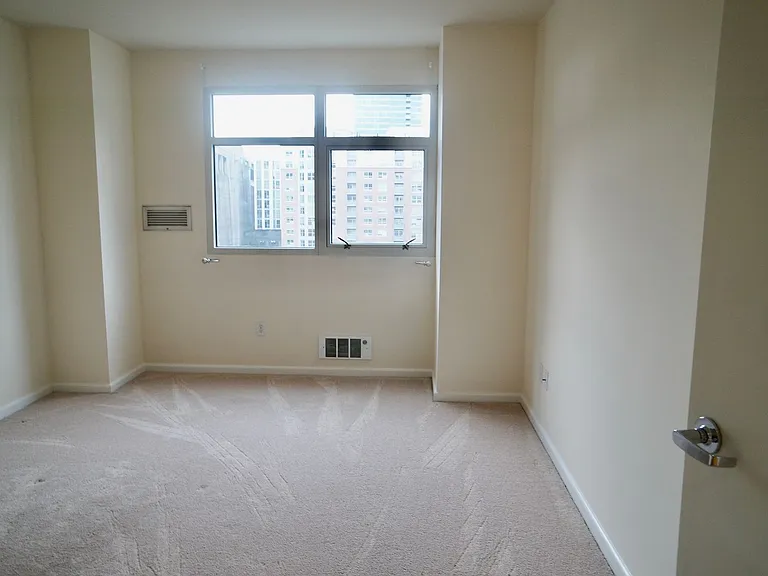 403 Main St #709 — Photo 9